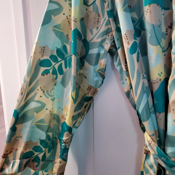 Pusheen silky robe with tie - Picture 7 of 10